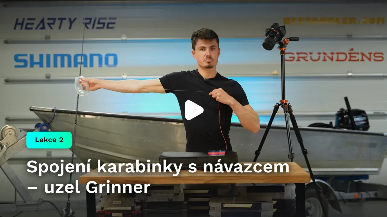 Spojení karabinky s návazcem – uzel Grinner